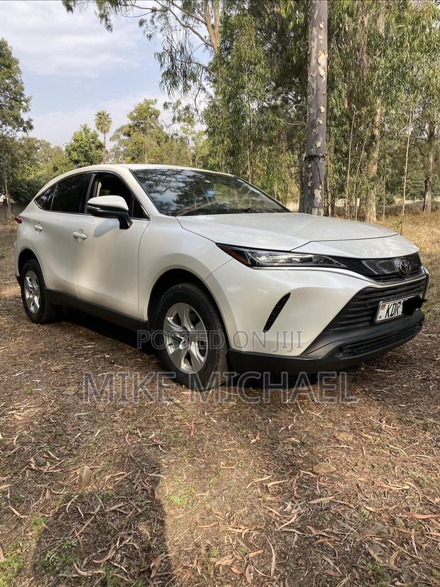Toyota Harrier 2.0 2021 White