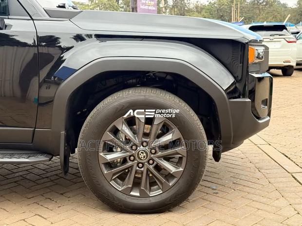 Toyota Land Cruiser Prado 2.8 2025 Black