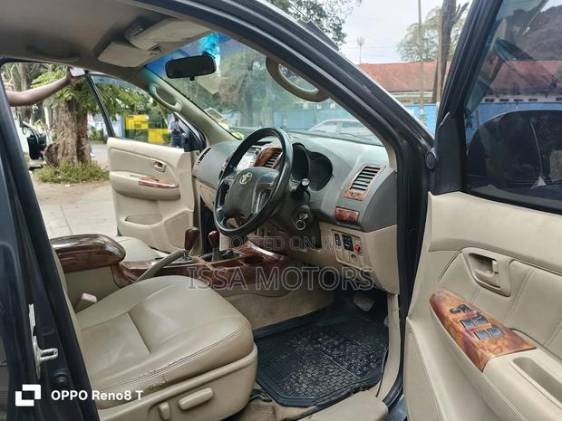 Toyota Hilux 2012 Gray