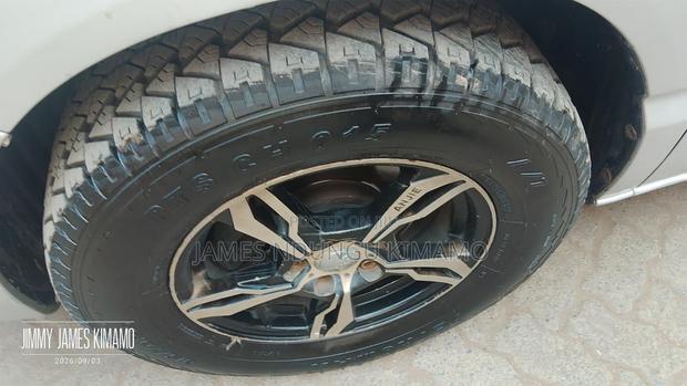 Toyota Noah 2005 Silver