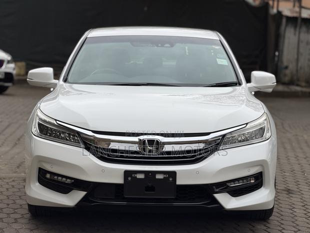 Honda Accord Hybrid 2019 White