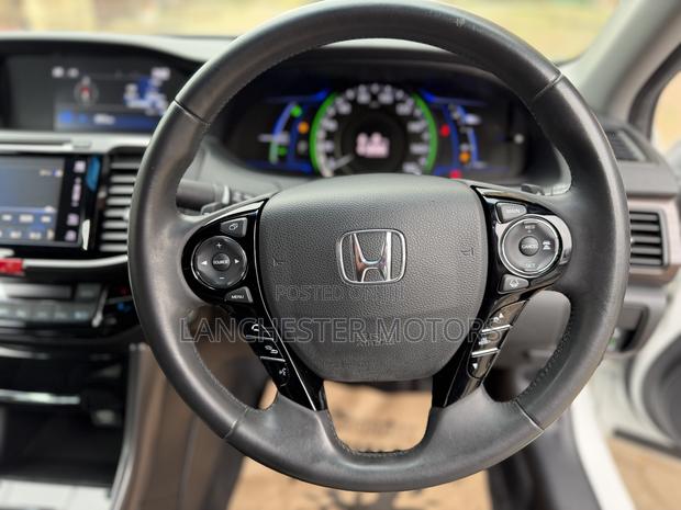 Honda Accord Hybrid 2019 White