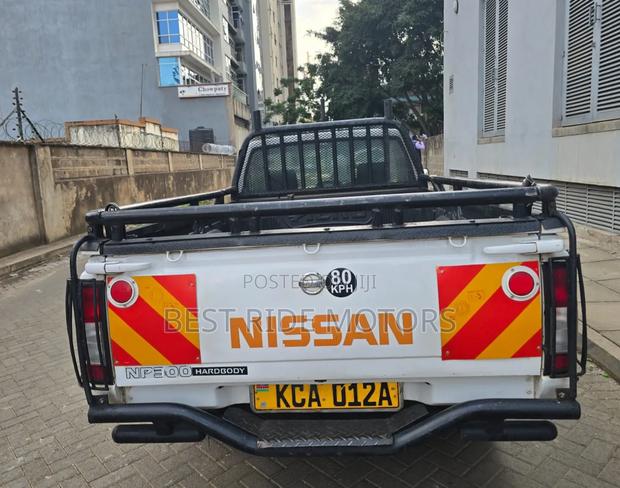 Nissan Hardbody 2013 White