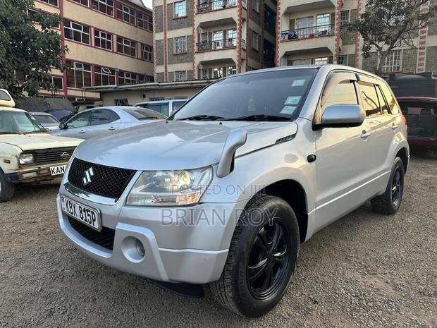 Suzuki Escudo 2007 Silver