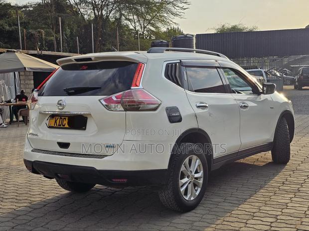 Nissan X-Trail 2.0 Petrol FWD 2014 White