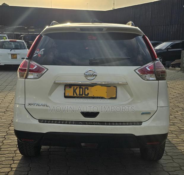 Nissan X-Trail 2.0 Petrol FWD 2014 White