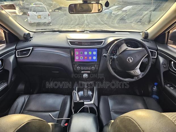 Nissan X-Trail 2.0 Petrol FWD 2014 White