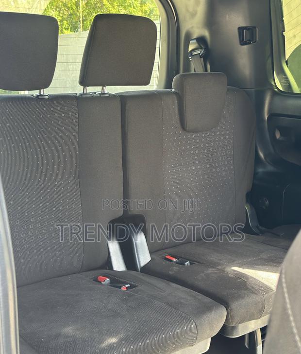 Toyota Noah 2018 White