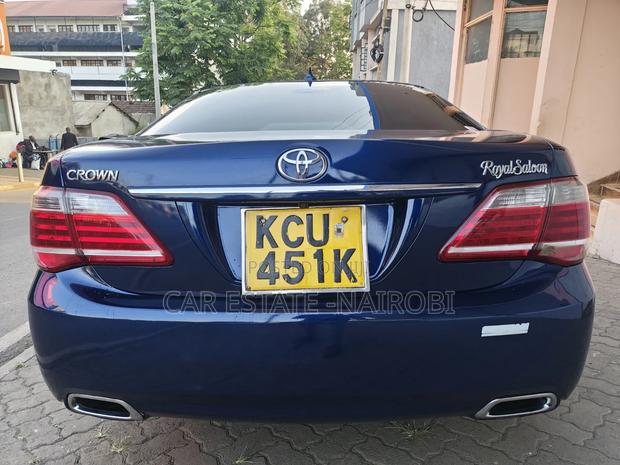 Toyota Crown 2012 Blue