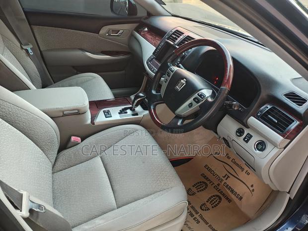 Toyota Crown 2012 Blue