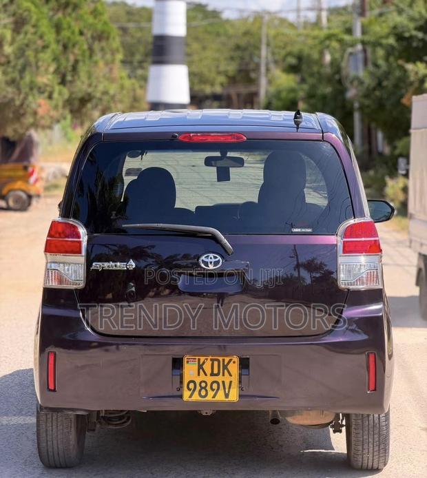 Toyota Spade 2015 Purple