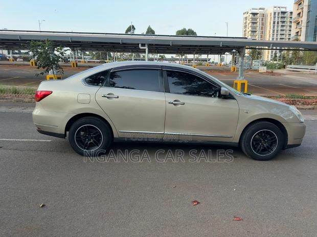 Nissan Bluebird 2009 Gold
