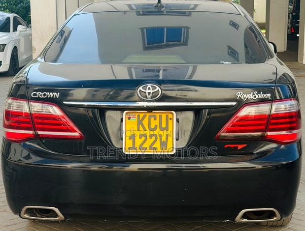 Toyota Crown 2012 Black