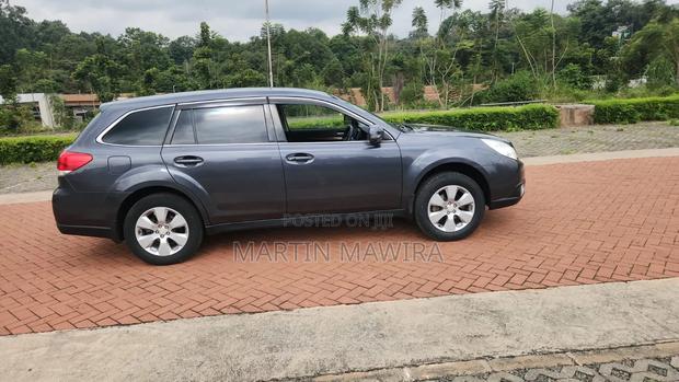 Subaru Outback 2011 Gray