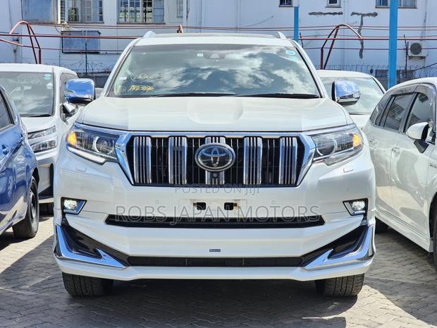 Toyota Land Cruiser Prado 2.8 2019 White