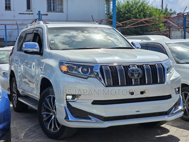 Toyota Land Cruiser Prado 2.8 2019 White