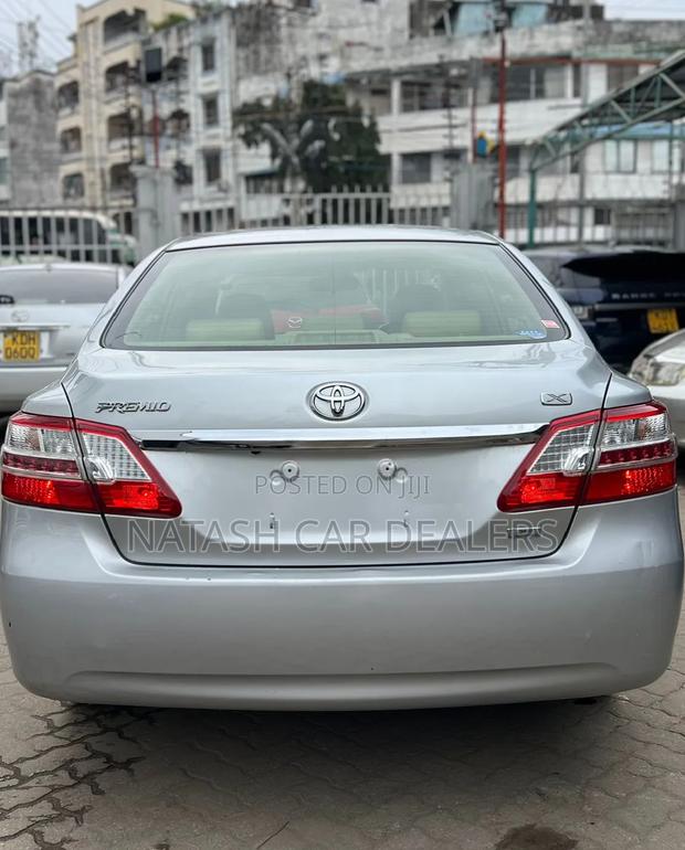 Toyota Premio 2013 Silver