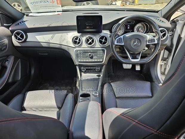 Mercedes-Benz GLA 250 2018 Silver
