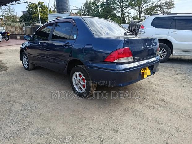 Mitsubishi Lancer 2000 Blue