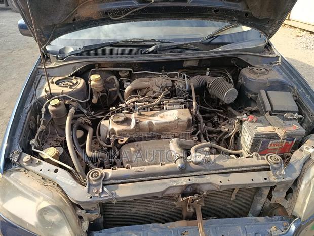 Mitsubishi Lancer 2000 Blue