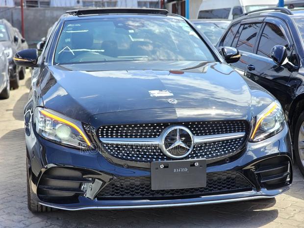 Mercedes-Benz C200 2019 Black