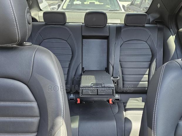 Mercedes-Benz C200 2019 Black