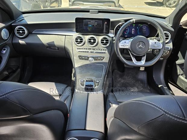 Mercedes-Benz C200 2019 Black