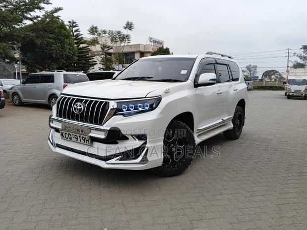 Toyota Land Cruiser Prado 2011 White