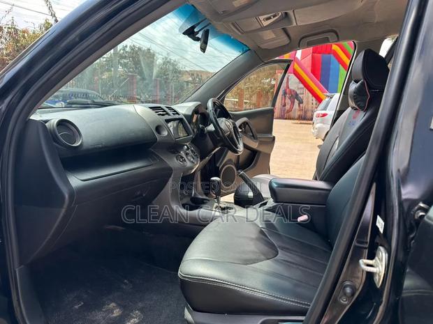 Toyota RAV4 2010 Black