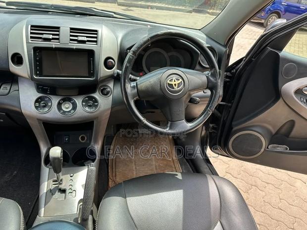 Toyota RAV4 2010 Black