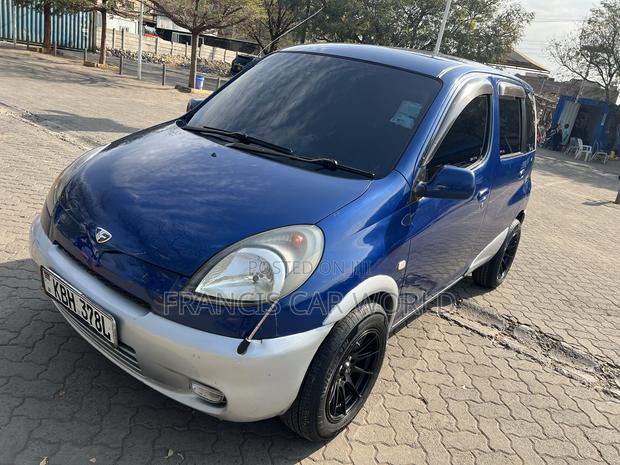 Toyota Porte 2005 Blue