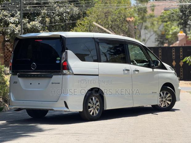 Nissan Serena 2019 Pearl