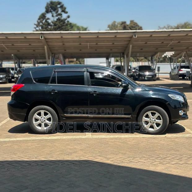 Toyota Vanguard 2010 Black