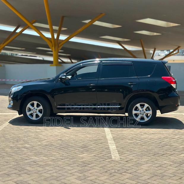 Toyota Vanguard 2010 Black