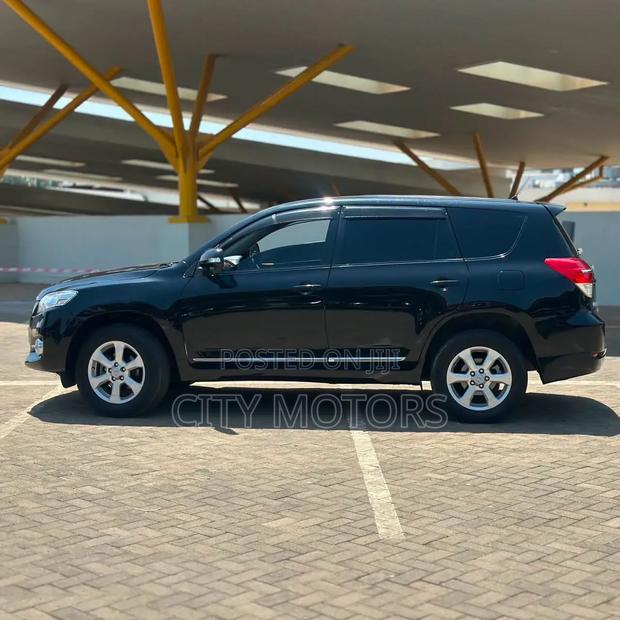 Toyota Vanguard 2010 Black