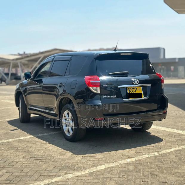 Toyota Vanguard 2010 Black