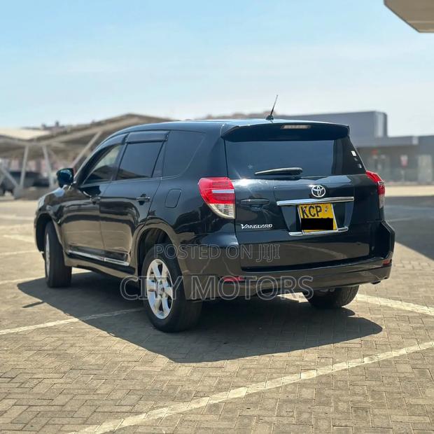 Toyota Vanguard 2010 Black