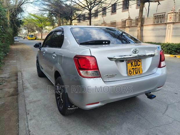 Toyota Axio 1.5 X 2WD 2014 Silver