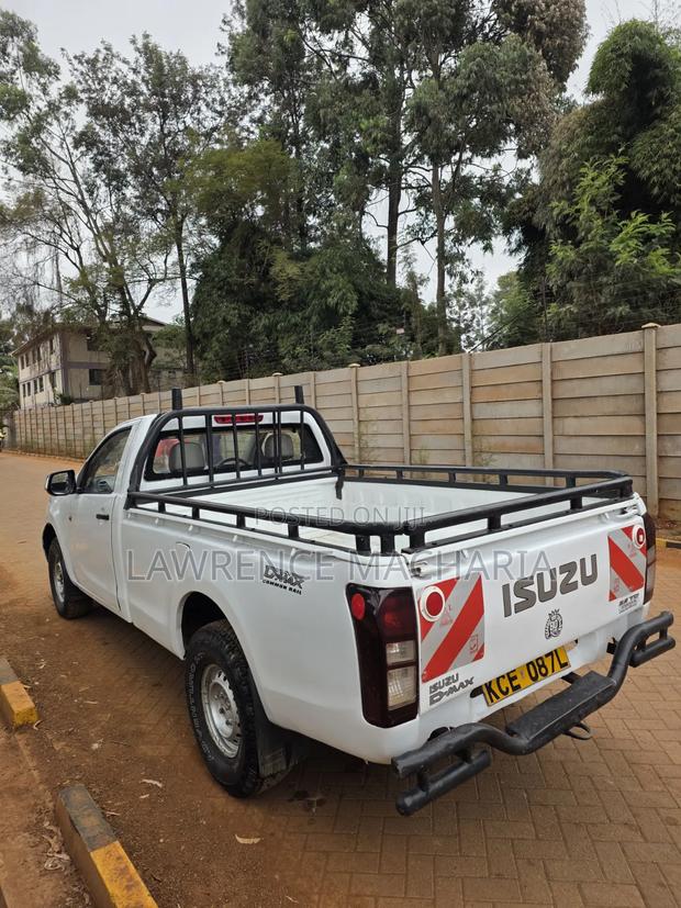 Isuzu D-MAX 2015 White