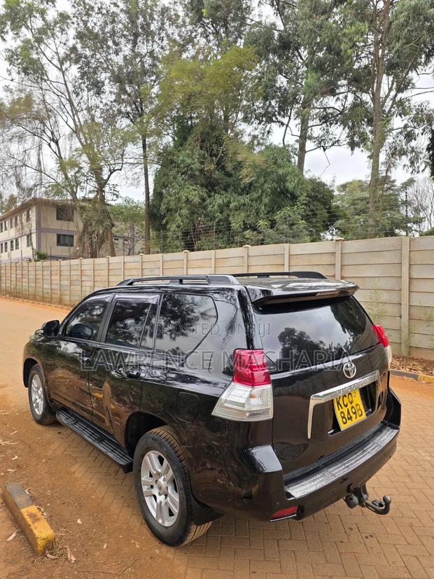 Toyota Land Cruiser Prado 2011 Black
