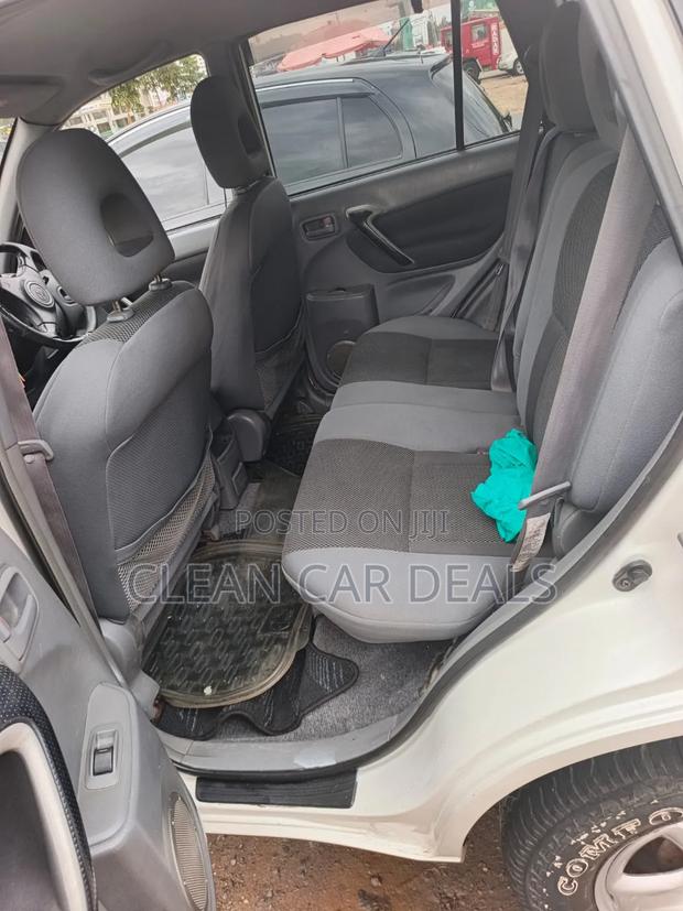Toyota RAV4 2005 White