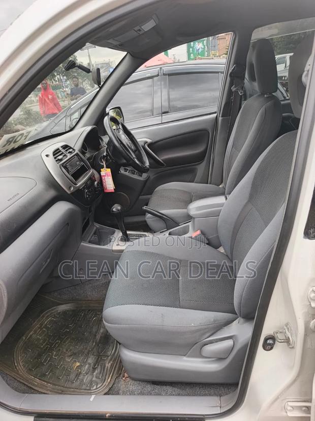 Toyota RAV4 2005 White