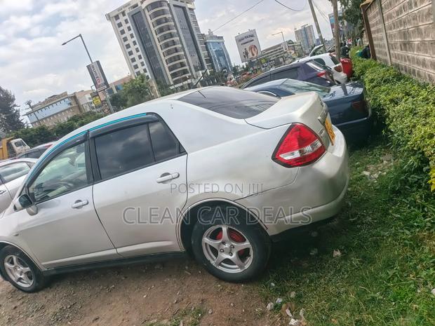 Nissan Tiida 2008 Silver