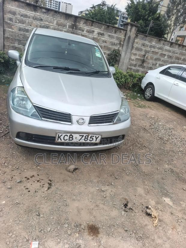Nissan Tiida 2008 Silver
