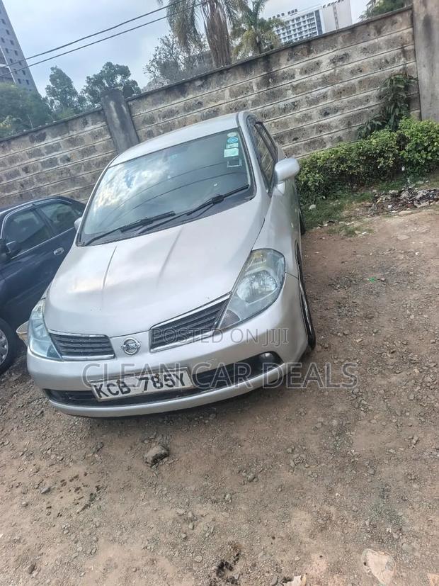 Nissan Tiida 2008 Silver