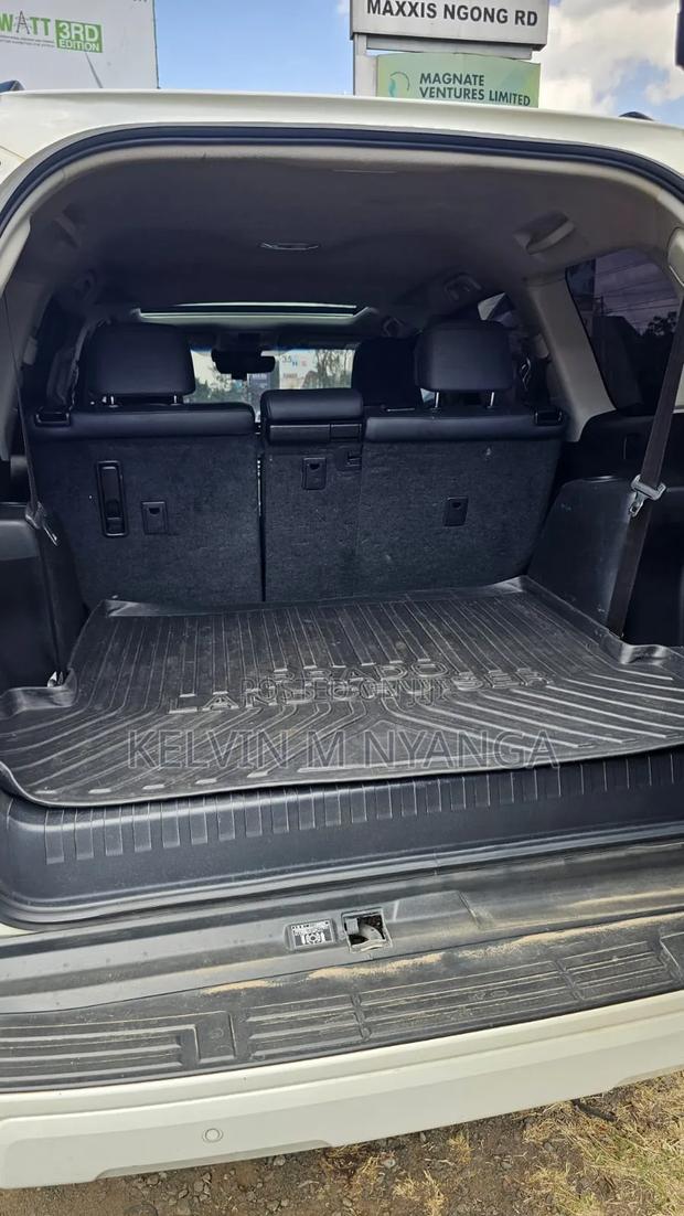 Toyota Land Cruiser 2018 White