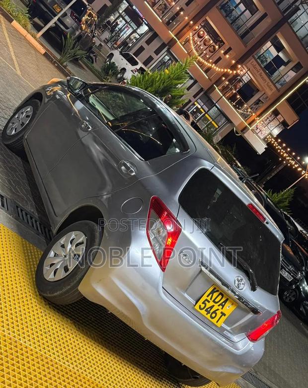 Toyota Vitz 2013 Gray