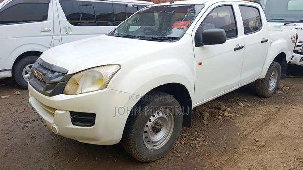Isuzu D-MAX 2013 White