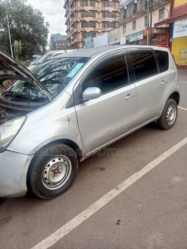 Nissan Note 2011 Silver
