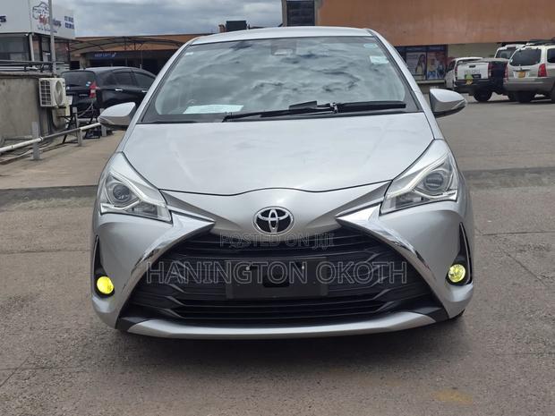 Toyota Vitz 1.0 FWD 5dr 2019 Silver